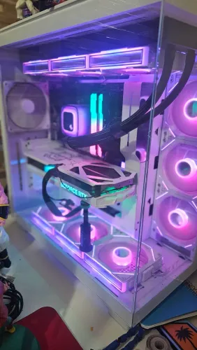 PC GAMER HIGH-END BRANCO RTX 4070 GALAX + RYZEN 7 5700X | 32GB RAM | SSD 2TB
