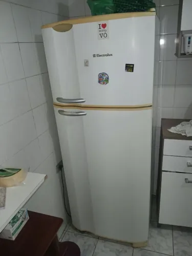 Geladeira D Frost Eletrolux 432L -100%
