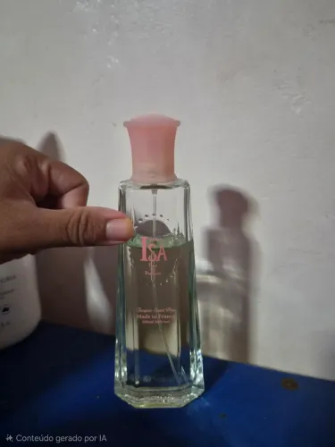 Vendo perfume Isa usado