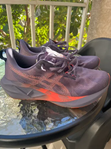Tenis ASICS Novablast 5