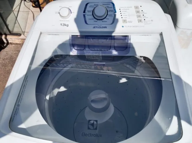 Vende uma máquina de lavar roupa Electrolux 13kg