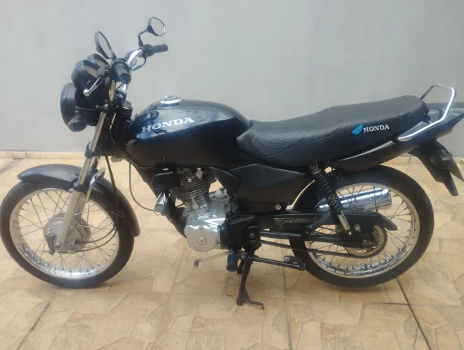 FAN 125 impecável.