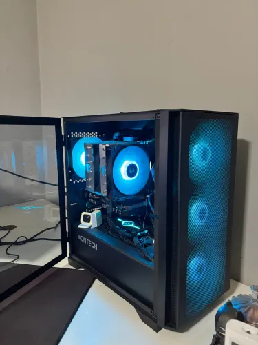 PC Gamer - Ryzen 7 7700 + RTX 4060 + 32GB DDR5