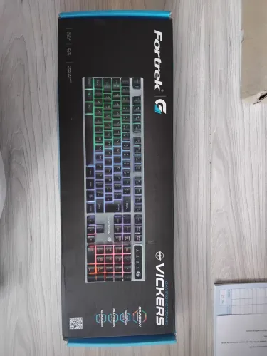 Teclado Fortrek Vickers