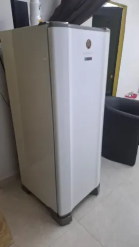 Vende geladeira nova *