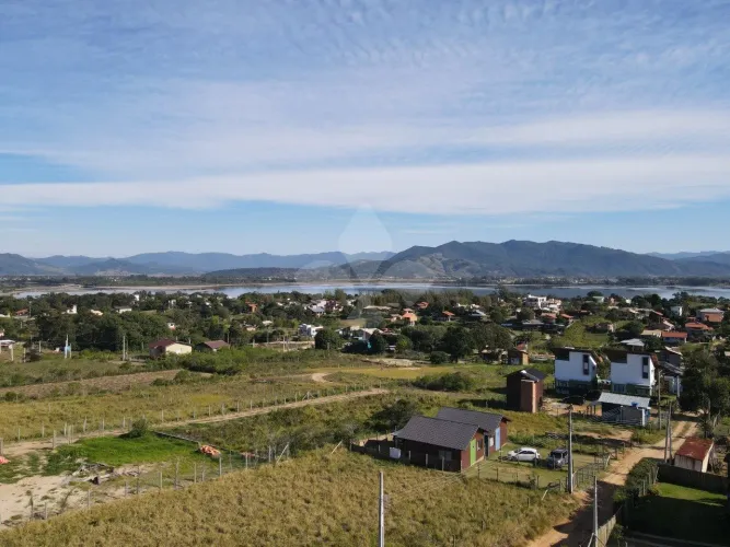Condomínio de 4 casas a venda na Praia do Rosa em Imbituba SC