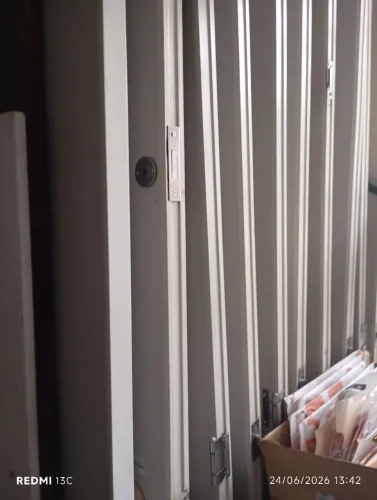 Vendo portas interna 2.10 por 0.80 com fechadura