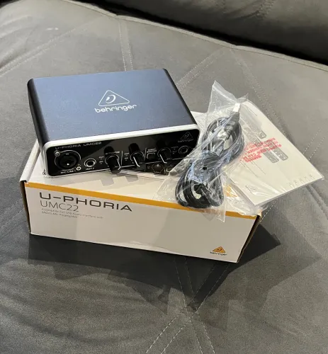 ? Behringer U-Phoria UMC22 ? NOVA, NUNCA USADA