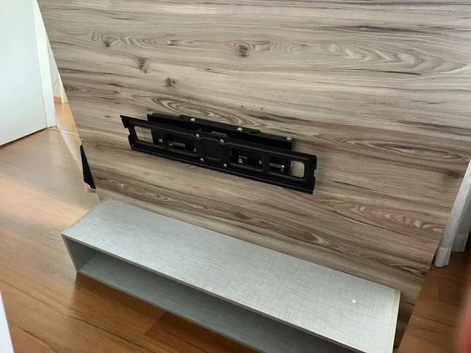 Painel MDF em ótimo estado