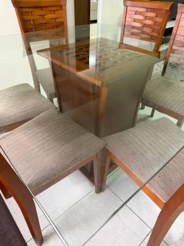 Mesa de Jantar de Vidro
