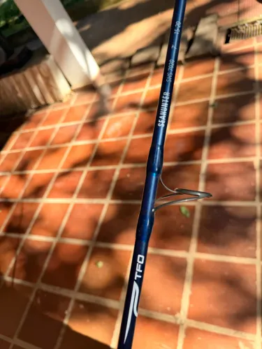 Vara Temple fork Outfitters modelo Seahunter SHS 7020 15-20 lbs para molinete