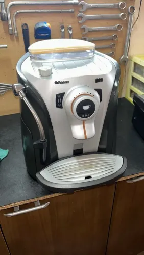 Máquina de café cafeteira Saeco Odea