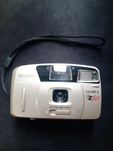 Câmera analógica Yashica EZ Mate 