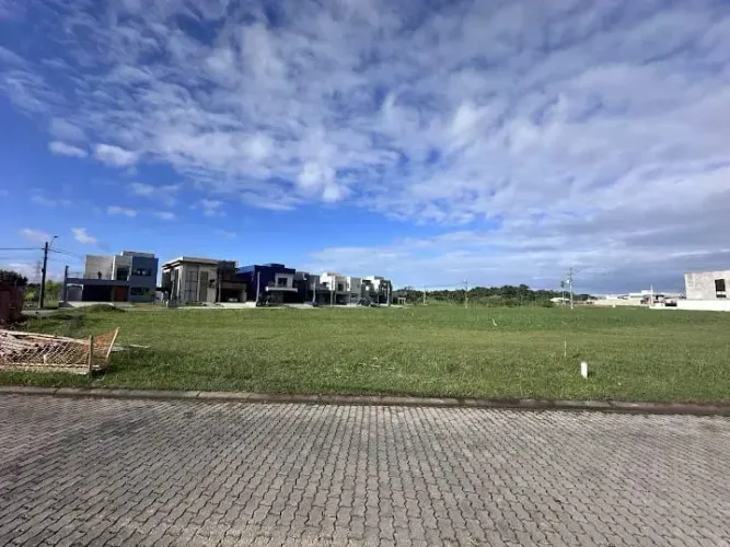 Terreno lado praia a 1000 metros do mar com rua asfaltada, terreno com 360 metros quadrado