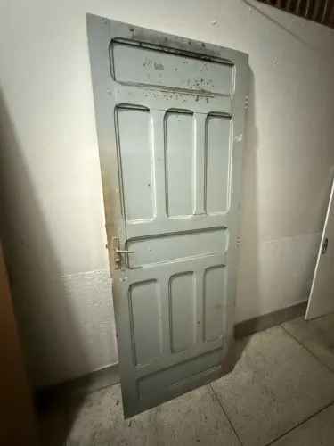 Porta de banheiro em madeira 