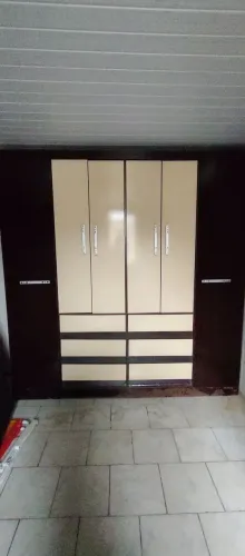 Guarda roupa 6 portas 
