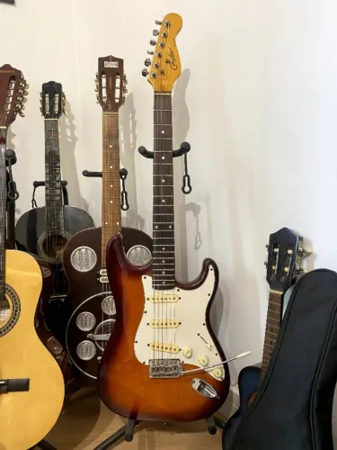 Guitarra Condor RX-20S Stratocaster Sunburst c/ bag