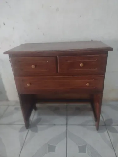 Vende se uma CÔMODA