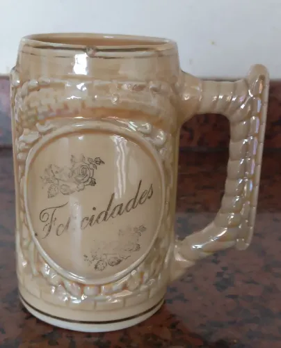 Antiga caneca de porcelana caneca chopp cerveja uso enfeite decoração antiguidade cenário