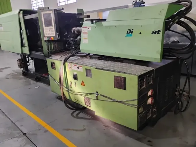 Maquina Injetora termoplastica Spazio SE 190, ano 2012, 190 toneladas
