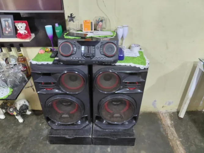 SOM XBOOM DE 3500 RMS DE POTÊNCIA 