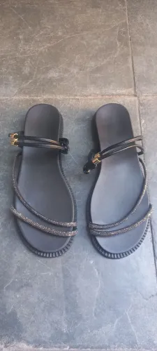 Rasteirinha Preta Flatform com Strass - Tam: 37 (Semi-nova)