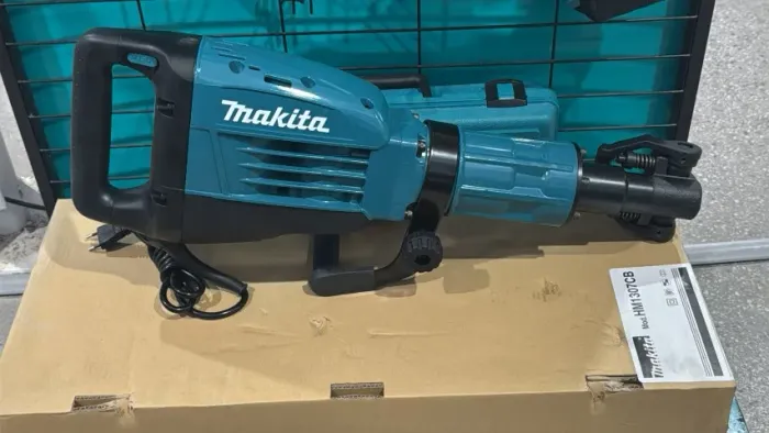 MARTELO DEMOLIDOR 1510W 18KG 33J ENCAIXE SEXTAVADO 28MM 220V - MAKITA