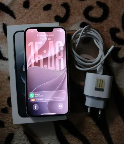 iPhone 16e