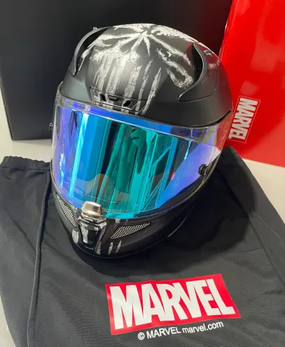 Capacete HJC RPHA 11 .