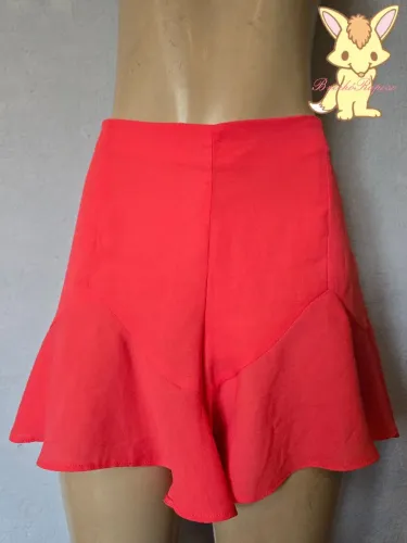 Shorts com babados