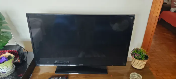 TV samsung 39 polegadas Full HD COM LINHAS HORIZONTAIS TELA