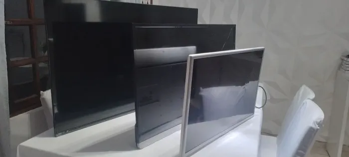 Kit 2 TVs 50" e 40"  Polegadas Philco e Toschiba Retidada Pecas