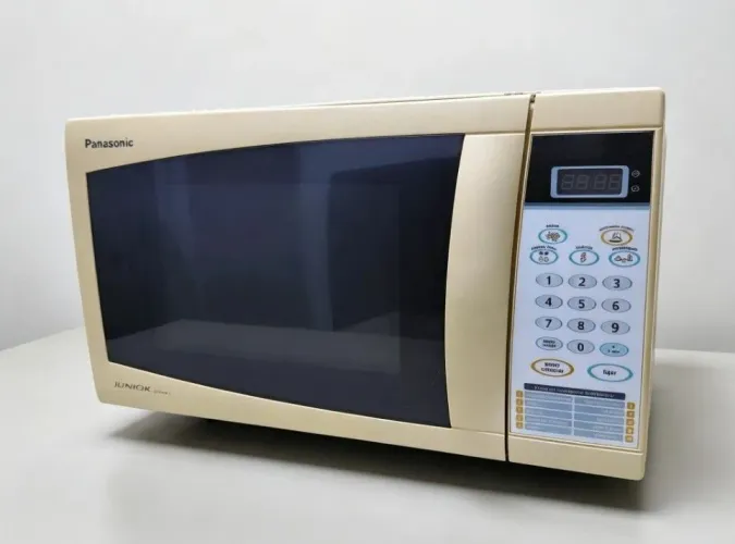 Micro-ondas Panasonic 28L Funcionando Normalmente, marcas de uso e sem prato
