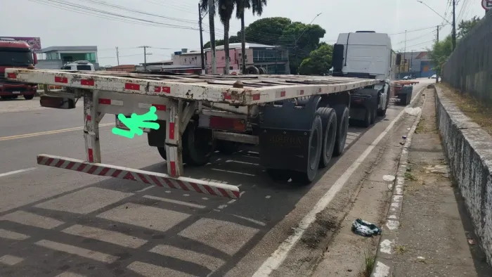 Carreta Randon Porta-Contêiner 40 Pés *)