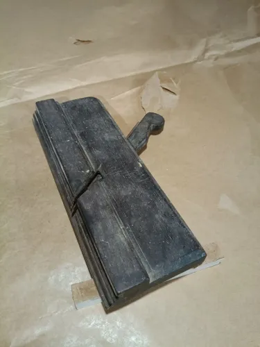 Peça antiga de marcenaria