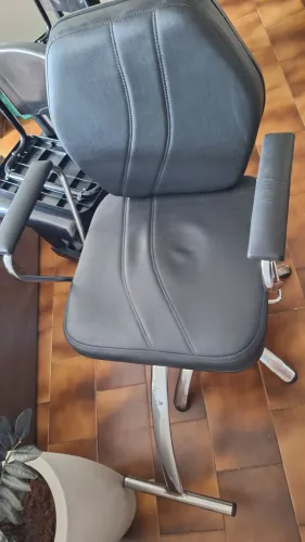 Cadeira de manicure  e cabeleireiro 