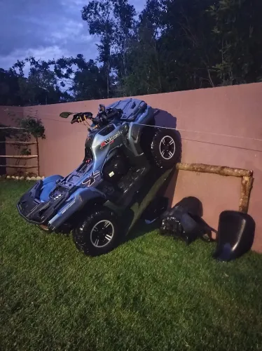 Quadriciclo 700cc 4x4