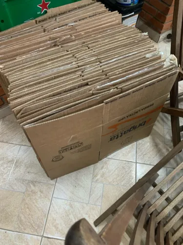 Caixa de papelão reforçada