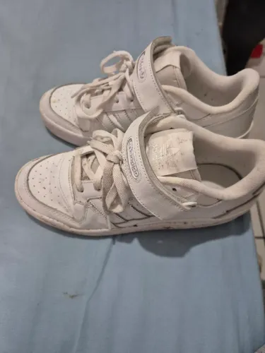 Tenis Adidas Forum Low usado