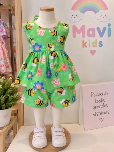Conjuntos infantil novo de fábrica no tecido crepe levinho.Tamanho P,M,G 1 ano até 4 anos