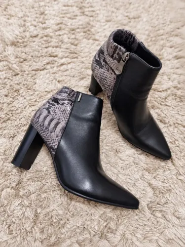 Bota de couro preta - tamanho 35