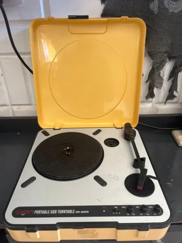 Toca disco vitrola 33/45/78 rpm