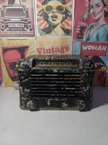 antigo rádio valvulado RCA Victor em baquelite. NESSE ESTADO DE CONSERVAÇÃO