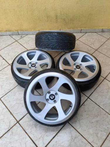 Rodas 3Dsm  aro 17 Tala 8 Recém pintadas, sem pneus, Aceito Trocas, leia o anúncio todo
