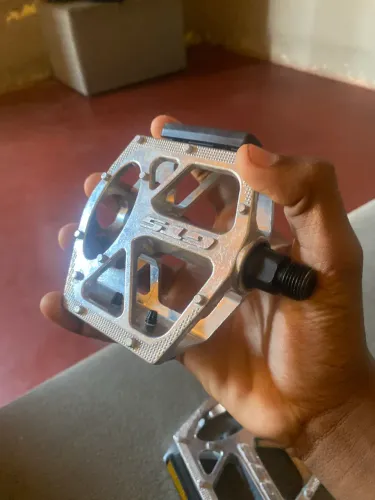 Pedal gts rosca grossa