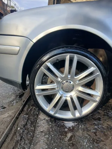 Rodas Audi Aro 18 Originais com Pneus Praticamente Novos - Jogo Completo