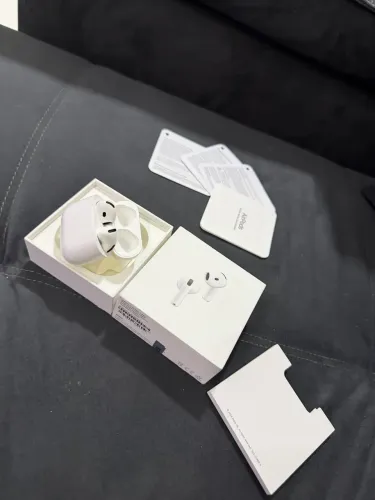 AirPods 4 Com Cancelamento de Ruído