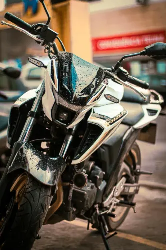 Vendo ou troco por moto 2 cilindros 
