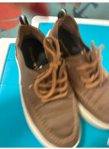 Vendo um sapato masculino infantil N 28 da Reserva