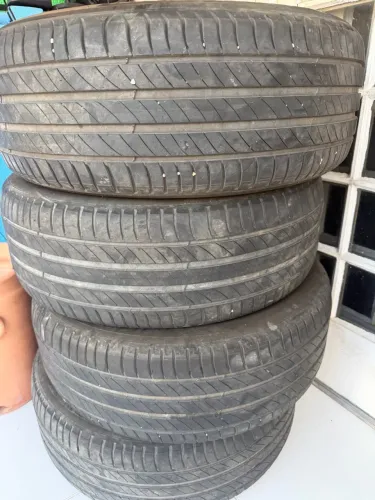 Pneus para veículos